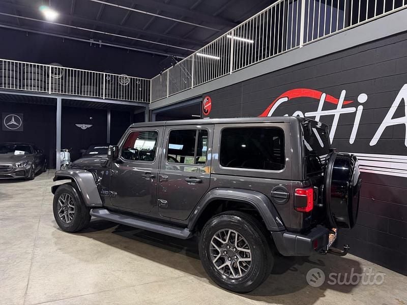Usata Jeep Wrangler 272 CV (200 kW) 2021 Grigio scuro SUV