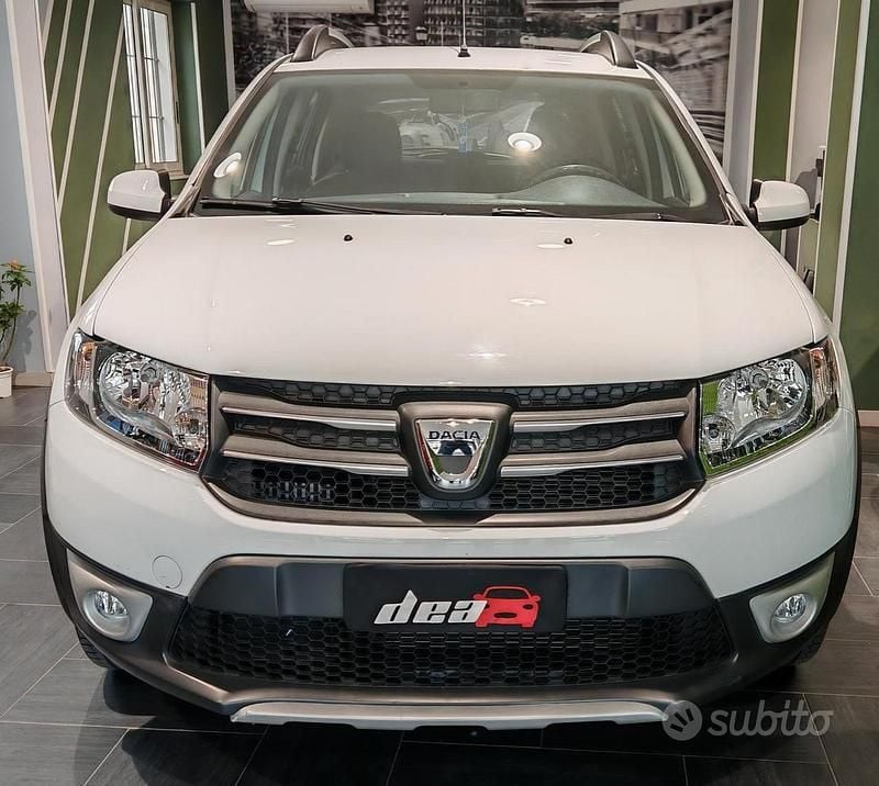 Usata Dacia Sandero Stepway 90 CV (66 kW) 2016 Bianco Berlina