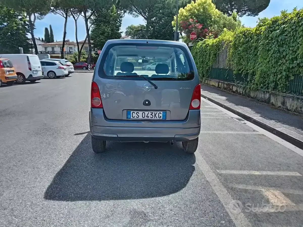 Usata Opel Agila 80 CV (58 kW) 2005 Grigio Monovolume