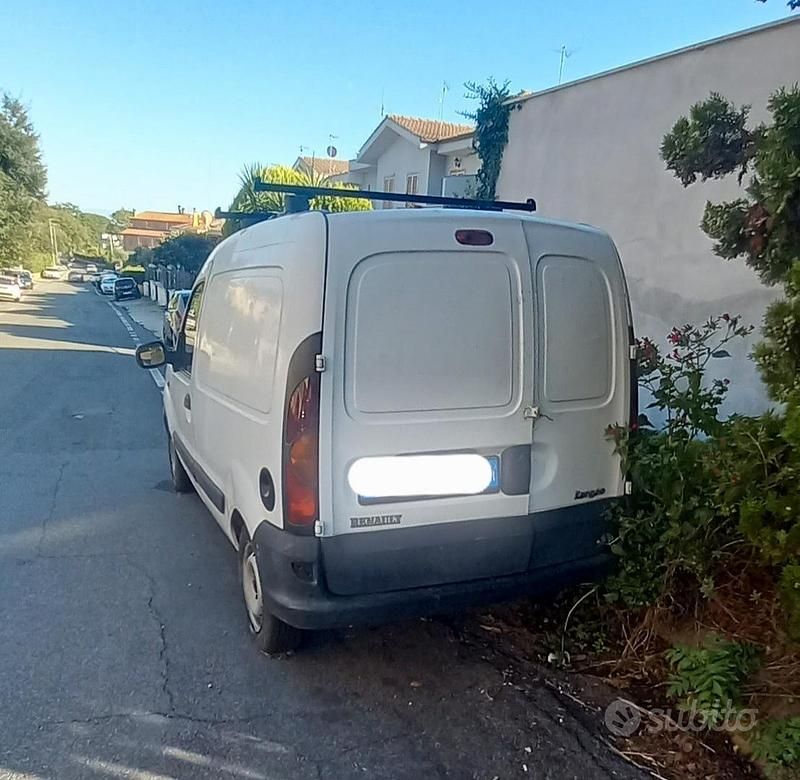 Usata Renault Kangoo 82 CV (60 kW) 2003 Bianco Monovolume