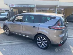 Bronzo Usata 2017 Renault Espace Initiale Paris Monovolume | 8900 € (Super prezzo)