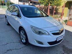 Bianco Usata 2013 Opel Astra Cosmo Station wagon | 4900 € (Buon prezzo)