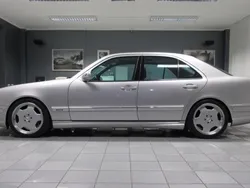 Argento metallizzato Usata 1999 Mercedes E55 AMG AMG Tre volumi | 40.000 €