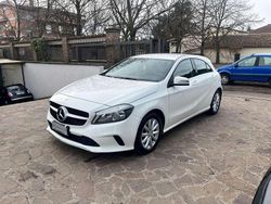 Bianco Usata 2016 Mercedes A180 Tre volumi | 13.500 € (Buon prezzo)