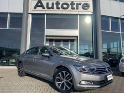 Grigio Usata 2017 VW Passat Executive Tre volumi | 15.400 € (Cara)