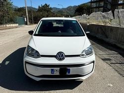 Bianco Usata 2017 VW up! Due volumi | 6499 € (Ottimo prezzo)