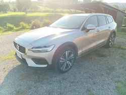 Grigio Usata 2023 Volvo V60 CC Plus Station wagon | 39.500 € (Buon prezzo)