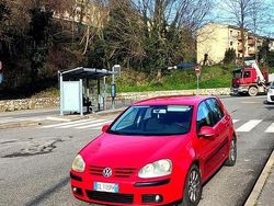 Rosso Usata 2004 VW Golf IV Due volumi | 2400 € (Buon prezzo)