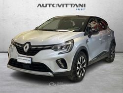 Grigio scuro Usata 2023 Renault Captur Engineered SUV | 21.500 € (Buon prezzo)