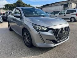 Vari colori Usata 2021 Peugeot 208 Due volumi | 13.900 € (Buon prezzo)