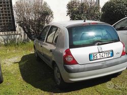 Bianco Usata 2001 Renault Clio II Due volumi | 700 € (Ottimo prezzo)