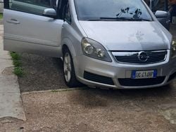 Grigio Usata 2008 Opel Zafira Monovolume | 200 € (Super prezzo)