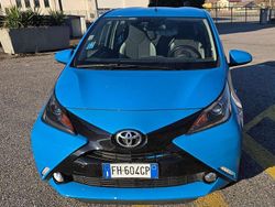 Blu/azzurro Usata 2017 Toyota Aygo X-play Due volumi | 12.600 € (Molto cara)