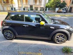 Nero Usata 2022 Mini Cooper SE Due volumi | 18.400 € (Buon prezzo)