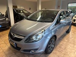 Grigio Usata 2010 Opel Corsa Club Tre volumi | 3500 € (Buon prezzo)