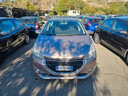 Usata 2012 Peugeot 208 Access Due volumi | 5490 € (Buon prezzo)