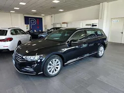 Nero Usata 2022 VW Passat R-line Station wagon | 19.900 € (Buon prezzo)