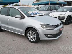 Grigio Usata 2010 VW Polo Tre volumi | 3899 € (Buon prezzo)