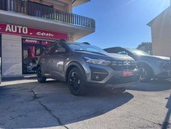 Grigio Nuova 2025 Dacia Sandero Extreme Tre volumi | 16.970 € (Buon prezzo)