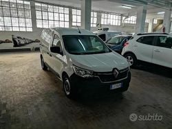Bianco Usata 2022 Renault Kangoo Tre volumi | 11.950 € (Ottimo prezzo)