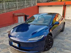 Blu/azzurro Usata 2024 Tesla Model 3 Standard Range Tre volumi | 32.500 € (Buon prezzo)