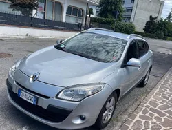 Beige Usata 2010 Renault Mégane III Dynamique Tre volumi | 3900 € (Buon prezzo)