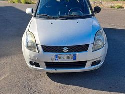 Grigio Usata 2007 Suzuki Swift Tre volumi | 2300 €