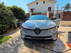 Grigio Usata 2023 Renault Megane E-Tech SUV | 29.000 €