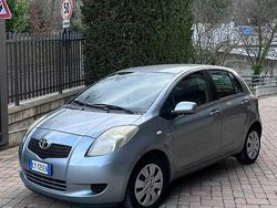 Grigio Usata 2006 Toyota Yaris Due volumi | 1200 € (Ottimo prezzo)