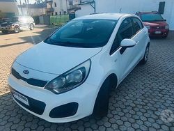 Bianco Usata 2012 Kia Rio EX Tre volumi | 4300 € (Buon prezzo)