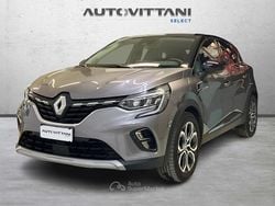 Grigio scuro Usata 2023 Renault Captur Techno SUV | 17.550 € (Buon prezzo)
