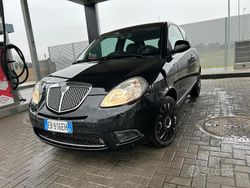 Usata 2011 Lancia Ypsilon Due volumi | 2950 € (Ottimo prezzo)