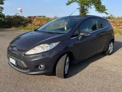 Nero Usata 2011 Ford Fiesta Titanium Due volumi | 3900 € (Buon prezzo)