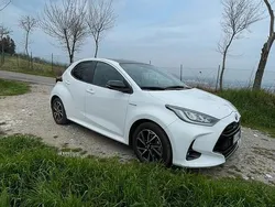 Usata 2021 Toyota Yaris Hybrid Lounge Due volumi | 14.000 € (Buon prezzo)