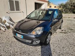 Blu Usata 2007 Ford Fiesta Tre volumi | 2000 € (Buon prezzo)