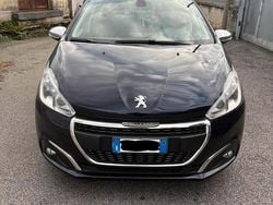 Blu Usata 2017 Peugeot 208 Allure Due volumi | 7500 € (Buon prezzo)
