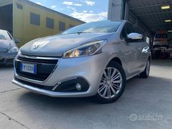 Grigio Usata 2017 Peugeot 208 Due volumi | 7000 € (Buon prezzo)