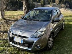 Grigio Usata 2009 Renault Clio II Dynamique Tre volumi | 4200 € (Cara)