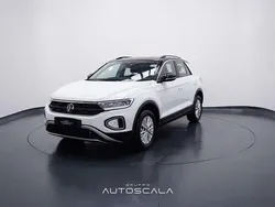 Bianco Usata 2024 VW T-Roc Life SUV | 28.990 € (Buon prezzo)