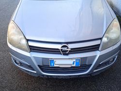 Grigio Usata 2006 Opel Astra Station wagon | 1800 € (Buon prezzo)