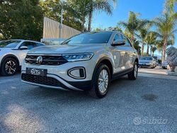 Beige Usata 2023 VW T-Roc Life SUV | 21.900 € (Ottimo prezzo)