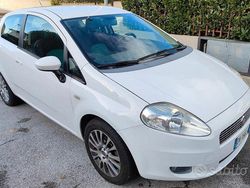 Bianco Usata 2009 Fiat Grande Punto Dynamic Due volumi | 4000 € (Buon prezzo)