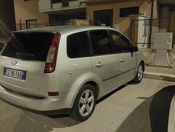 Usata 2006 Ford C-MAX Monovolume | 950 € (Super prezzo)
