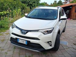 Bianco Usata 2016 Toyota RAV4 Hybrid SUV | 14.900 € (Buon prezzo)
