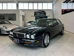 Verde Usata 1998 Jaguar XJ6 Sovereign Tre volumi | 9900 €