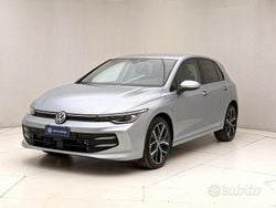 Grigio Nuova 2025 VW Golf Edition Tre volumi | 38.000 € (Cara)