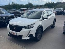 Bianco(met.) Usata 2020 Peugeot 2008 Active SUV | 17.000 € (Buon prezzo)