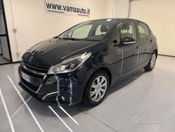 Grigio scuro Usata 2016 Peugeot 208 Allure Due volumi | 6999 € (Ottimo prezzo)