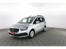 Argento(met.) Usata 2023 Mercedes T180 Executive Monovolume | 26.900 €