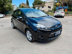 Nero Usata 2012 Ford Fiesta Titanium Tre volumi | 4800 € (Buon prezzo)